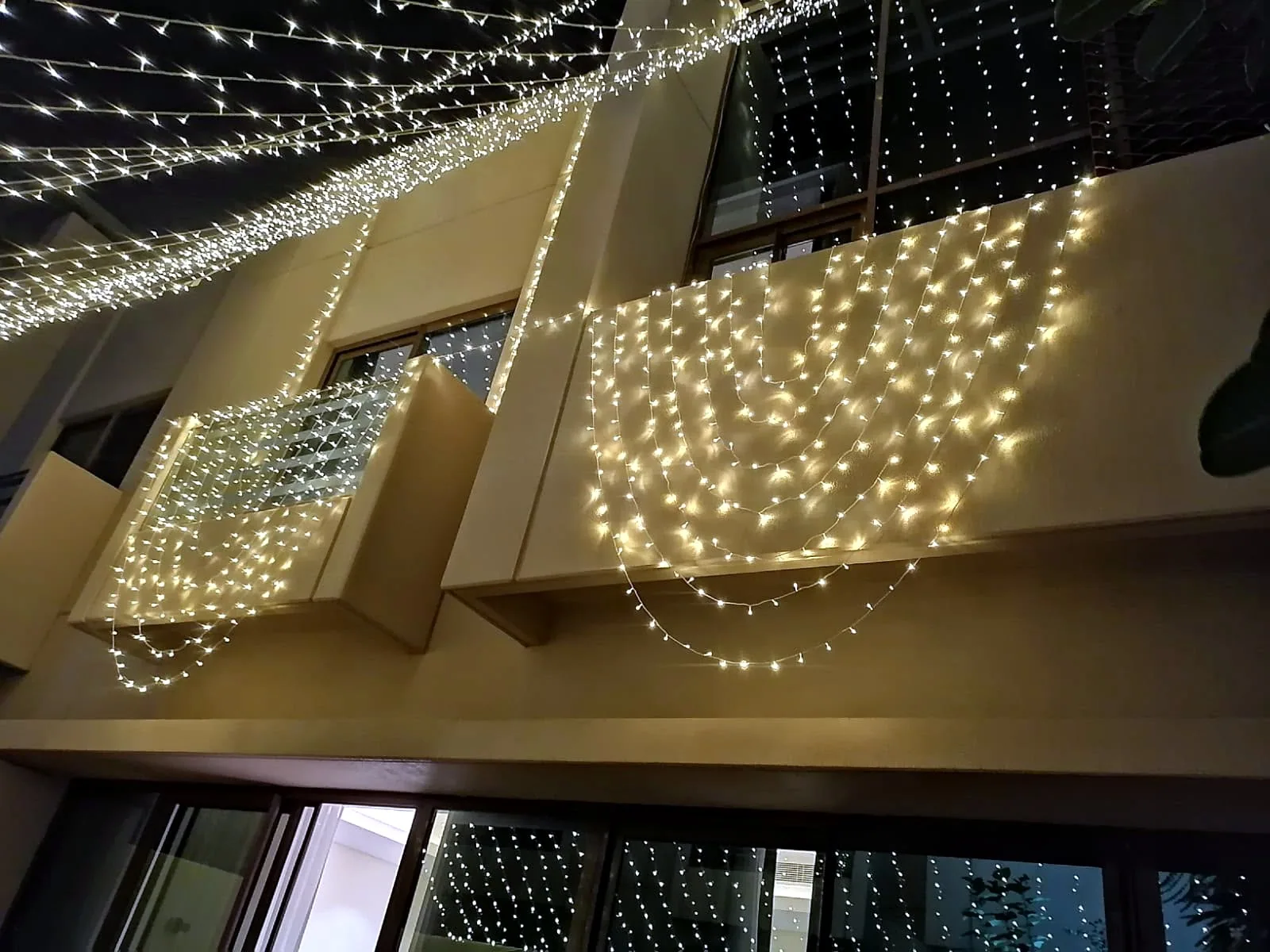 Park walkway pillar lighting