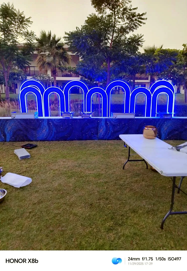 Rooftop terrace canopy, commercial venue
