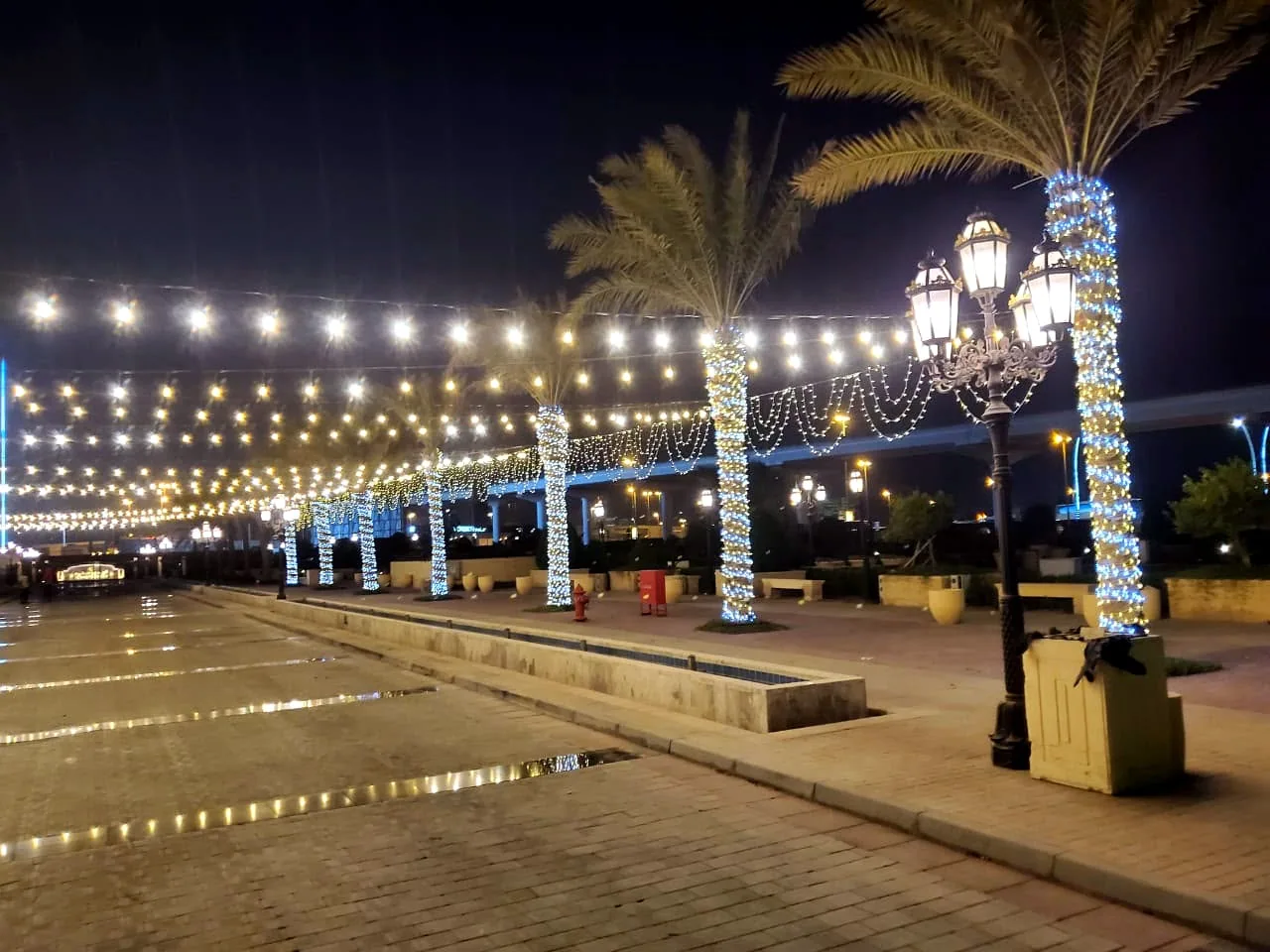 Villa entrance curtain lighting